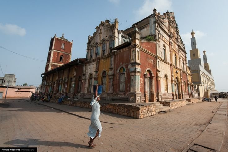 Architecture urbaine et activités commerciales de Porto-Novo