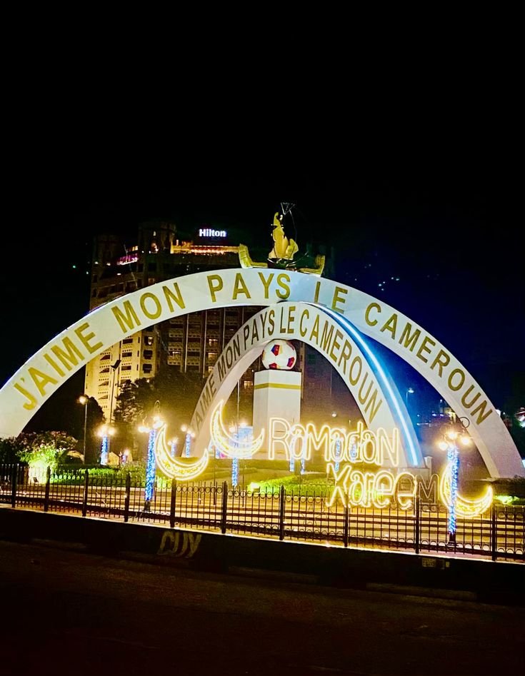 Monument Décor ville Yaoundé