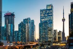 Vue du centre financier urbain de Toronto en Ontario