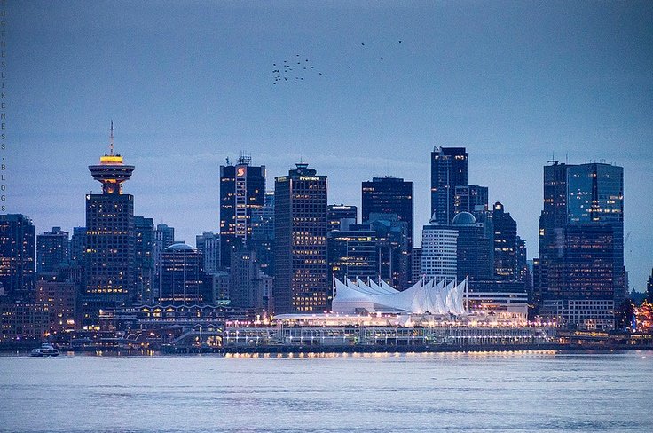Vue du front de mer et des gratte-ciels modernes de Vancouver